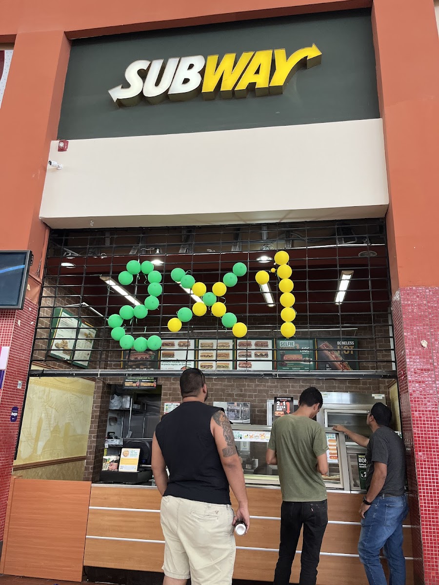 Subway • Megaplaza